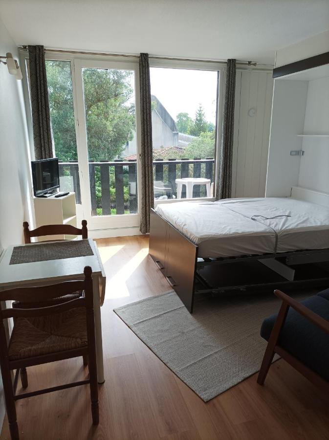Studio Tout Confort Au Bord Du Lac D'Estey Apartment Dax Bagian luar foto